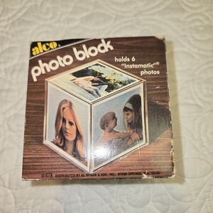 Vintage 1971 Instamatic Plastic Cube Six Photo Display Block with Box Hong Kong